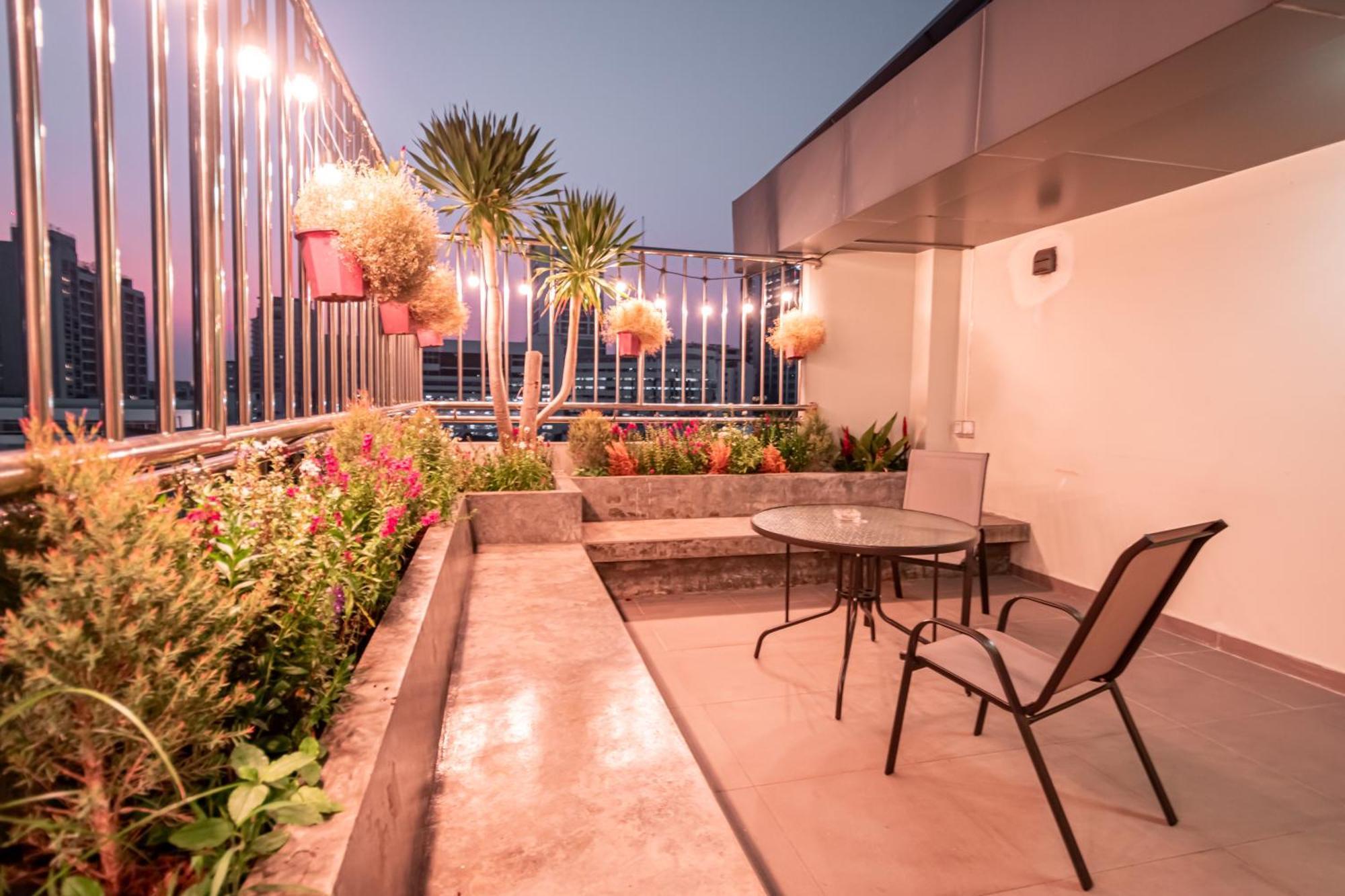 The Victory View (Adults Only) Hotel Bangkok Eksteriør billede
